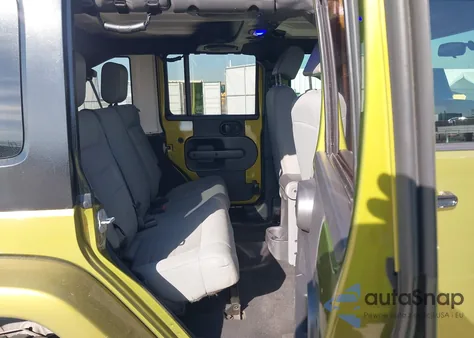 2008 Jeep Wrangler Unlimited Sahara z USA, uszkodzony, nr VIN 1J4GB59178L528091